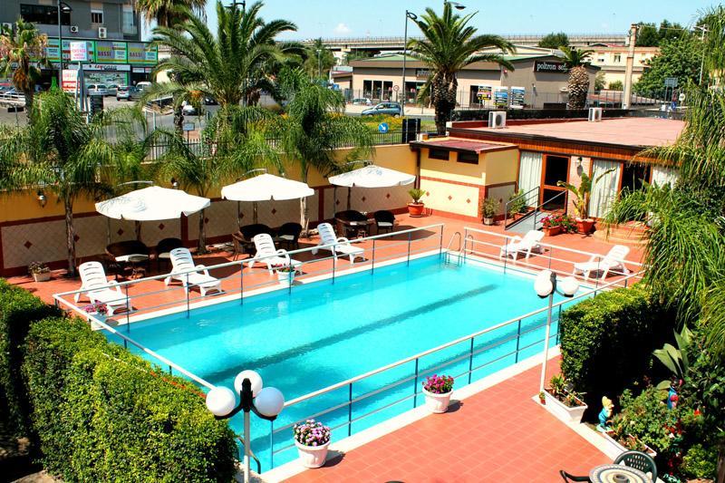 Hotel La Villa Misterbianco Bagian luar foto